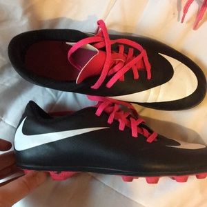 Girls soccer cleats size 5 youth